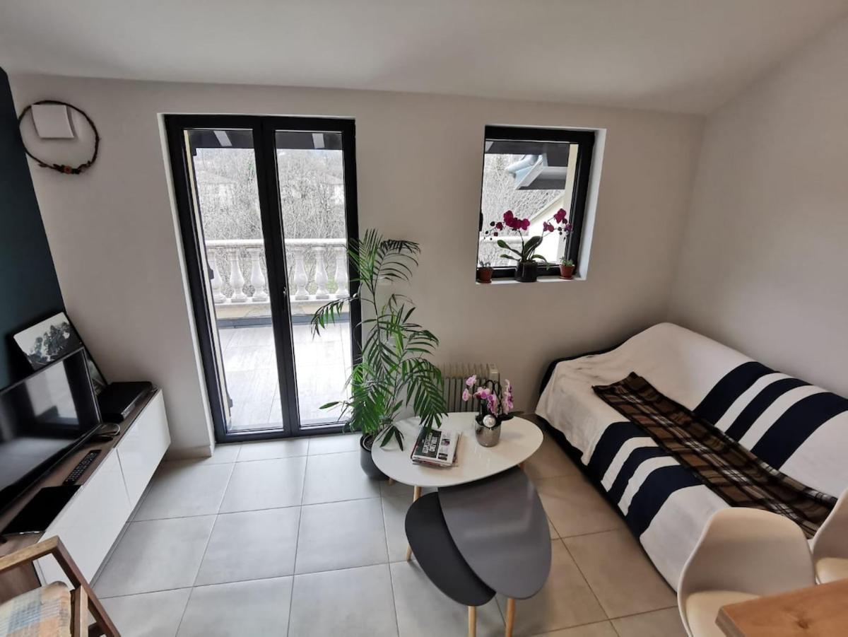 Ferienwohnung Hebergeneve Les Terrasses Gex Exterior foto